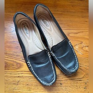 Trotters Black Leather Loafers